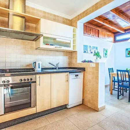 Villa Playa Blanca Sleeps 5 With Pool Air Con&wifi *
